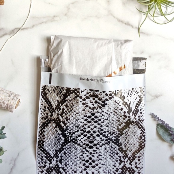 50 10X13 Poly Mailers Snake Print PRICE IS FIRM - Picture 5 of 7